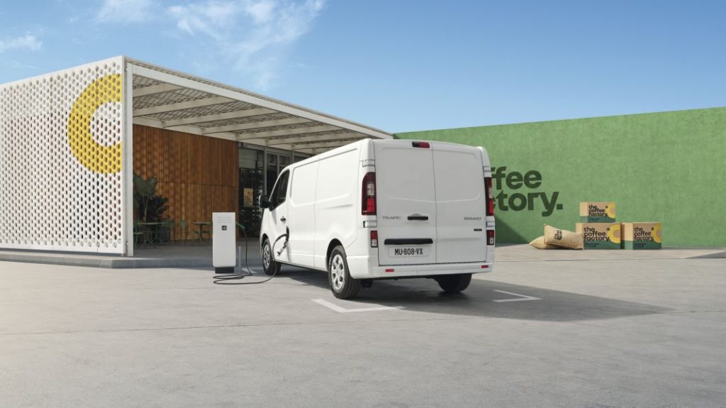 Renault Trafic furgon electrico 25 Motor16