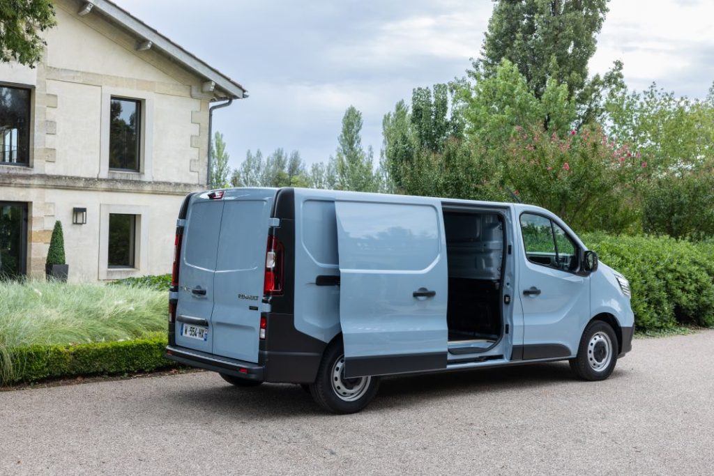 Renault Trafic furgon electrico 6 Motor16