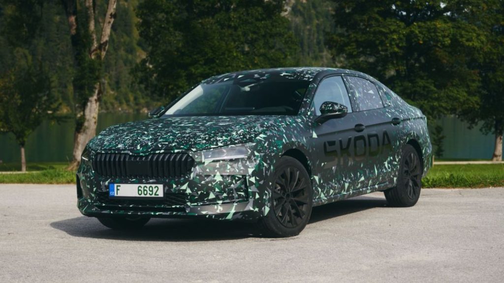 El Skoda Superb 2024 se muestra por primera vez con su carrocería berlina 6 Motor16 SkodaSuperbBerlina 1 Motor16