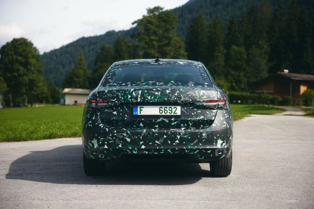 El Skoda Superb 2024 se muestra por primera vez con su carrocería berlina 26 Motor16 SkodaSuperbBerlina 21 Motor16