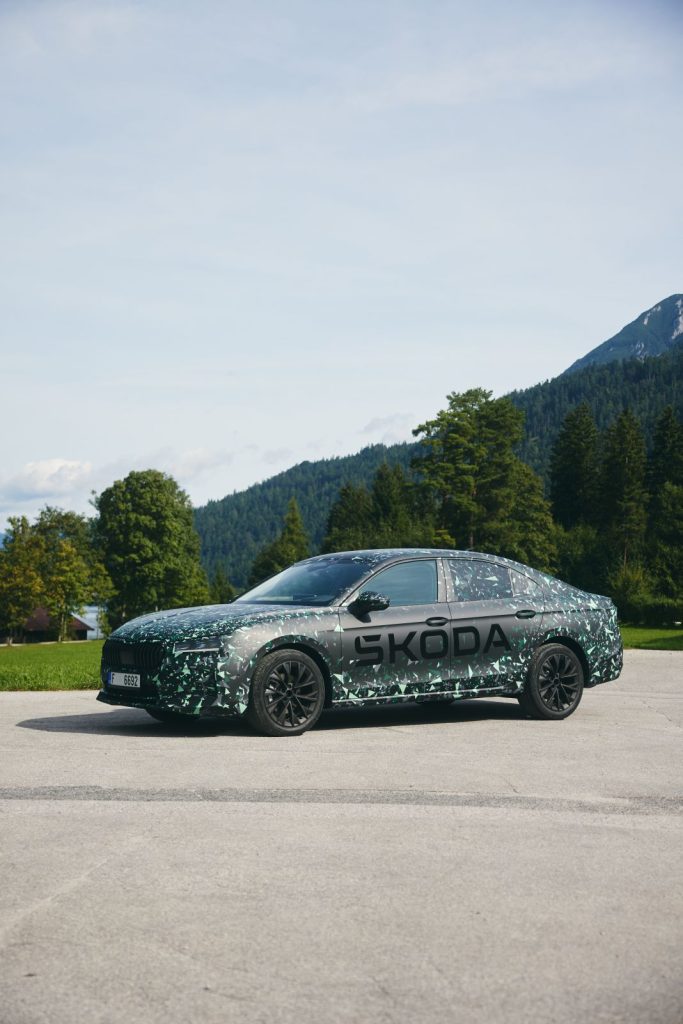 El Skoda Superb 2024 se muestra por primera vez con su carrocería berlina 37 Motor16 SkodaSuperbBerlina 32 Motor16