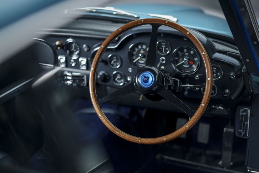 Aston Martin DB5: el coche más icónico del mundo cumple 60 años 18 Motor16 THE ASTON MARTIN DB5 AT 60 15 Motor16