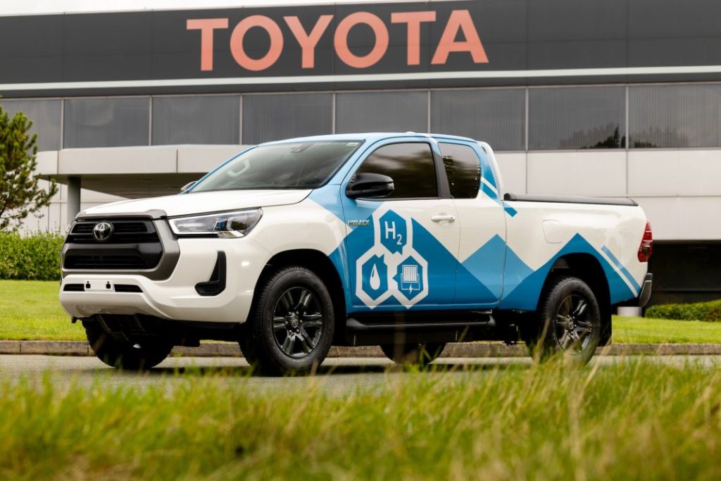 Toyota Hilux H2: El pick up que se tragó un Mirai ya es una realidad 3 Motor16 Toyota Hilux hydrogen pila de combustible h2 1 Motor16