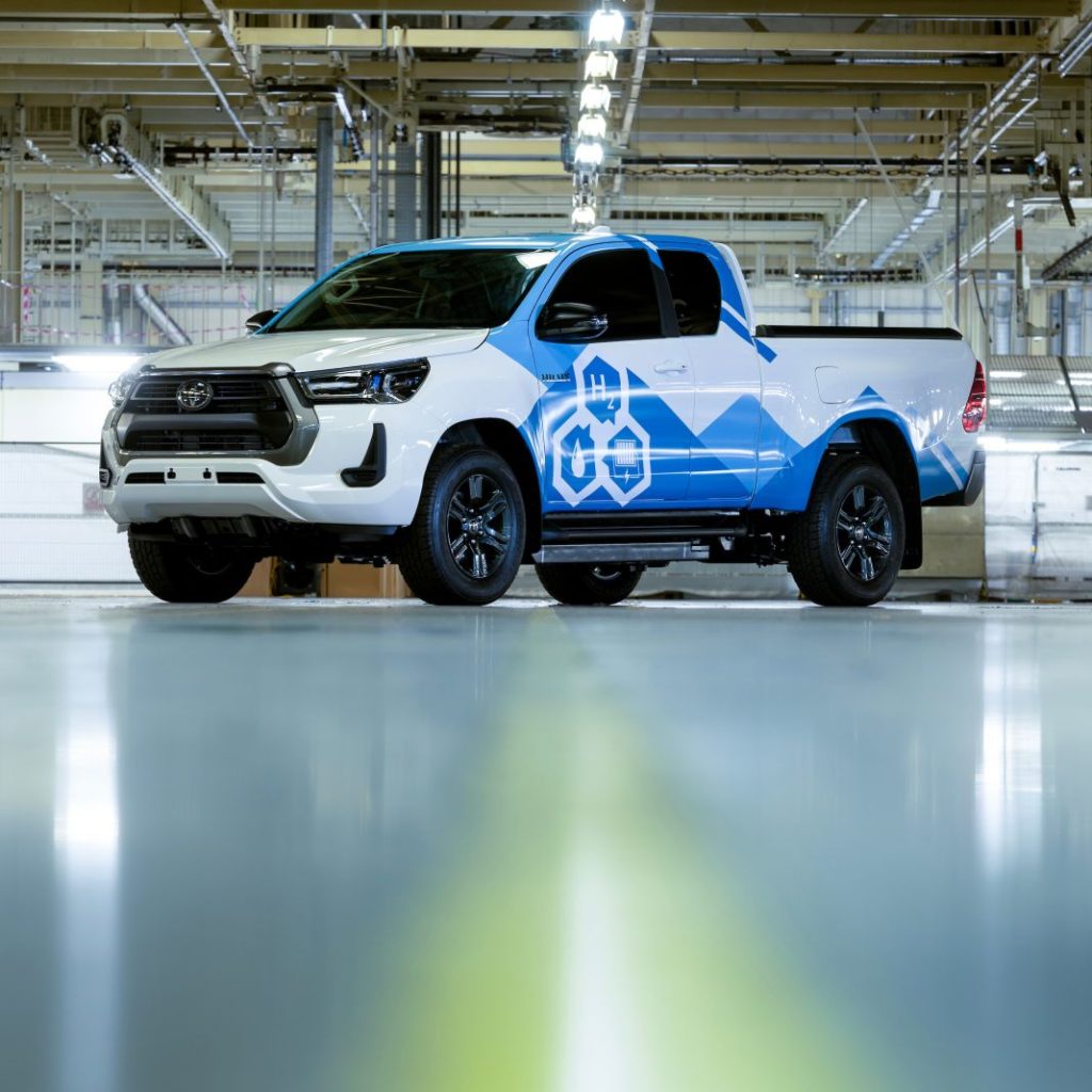 Toyota Hilux H2: El pick up que se tragó un Mirai ya es una realidad 10 Motor16 Toyota Hilux hydrogen pila de combustible h2 7 Motor16