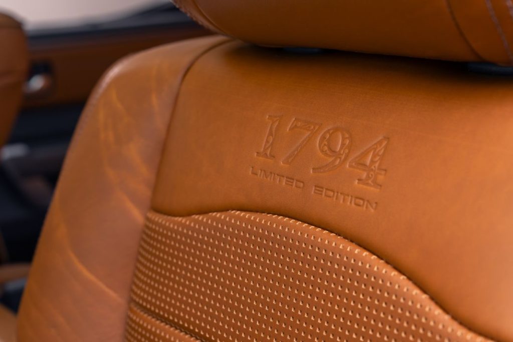 Toyota Tundra 1794 Limited Edition: El pick up “gordo” de Toyota es más todoterreno y más tejano que nunca 13 Motor16 Toyota Tundra 1794 Limited Edition 2024 12 Motor16