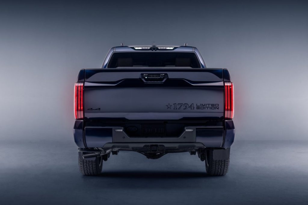 Toyota Tundra 1794 Limited Edition: El pick up “gordo” de Toyota es más todoterreno y más tejano que nunca 3 Motor16 Toyota Tundra 1794 Limited Edition 2024 3 Motor16