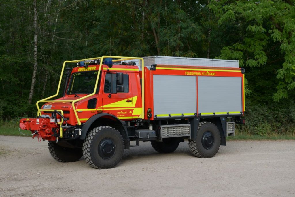 Este Mercedes Unimog es el camión de bomberos todoterreno definitivo 16 Motor16 Unimog bomberos mercedes 4 Motor16