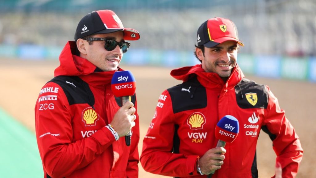 Las bonitas palabras de Sainz a su ingeniero tras los ataques de Leclerc en Monza 103 Motor16 carreras