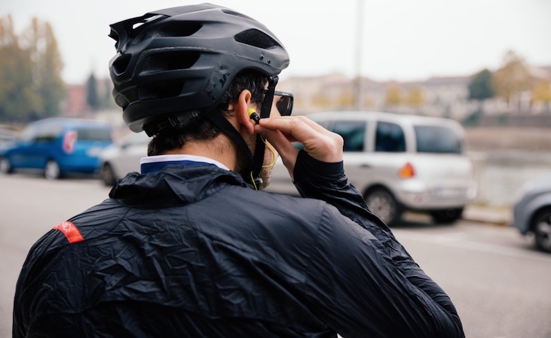 ciclista auriculares Motor16