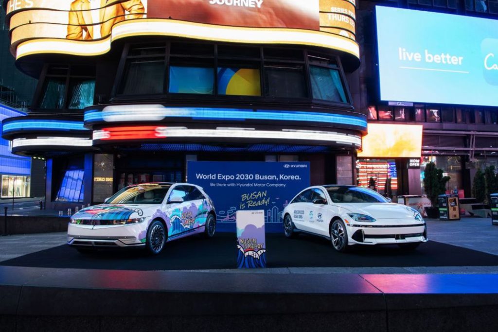 Los art cars de Hyundai conquistan Nueva York 2 Motor16 hyundai art cars in new york times square 02 wid 1024 Motor16