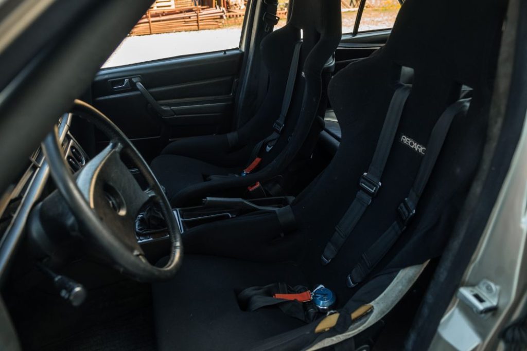 A subasta el Mercedes de Niki Lauda en la mítica Copa de Campeones de 1984 3 Motor16 mercedes 190 e 23 16 nikki lauda 12 Motor16