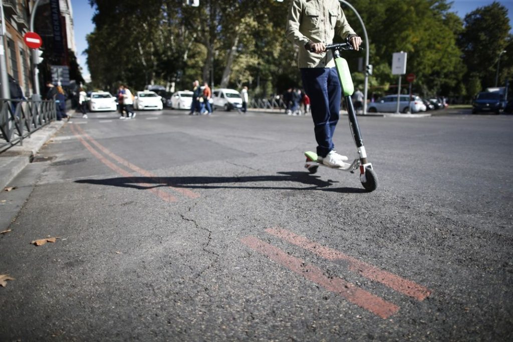 La fecha a partir de la cual todos los patinetes eléctricos deben tener este certificado 154 Motor16 patinete