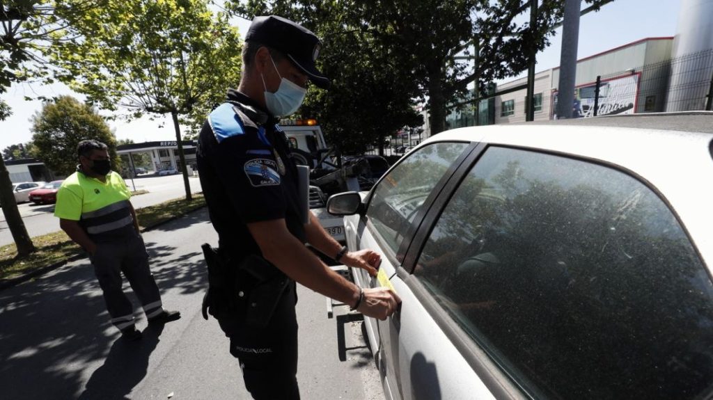 2023 Policía embargo, precinto coche. Imagen.