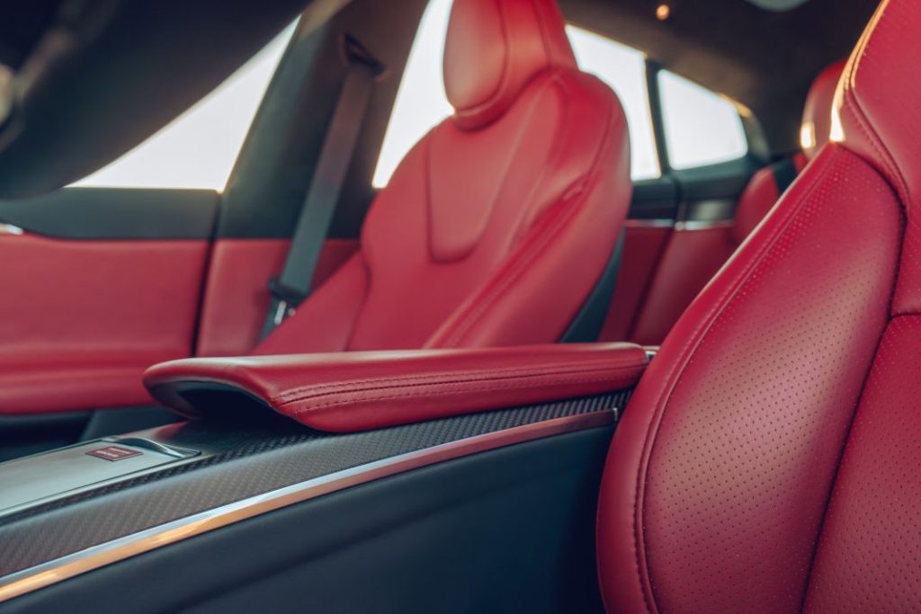 Si el Tesla Model S Plaid no es suficiente para ti, Unplugged Performance tiene la solución 18 Motor16 tesla model s plaid dark knight unplagued performance 17 Motor16