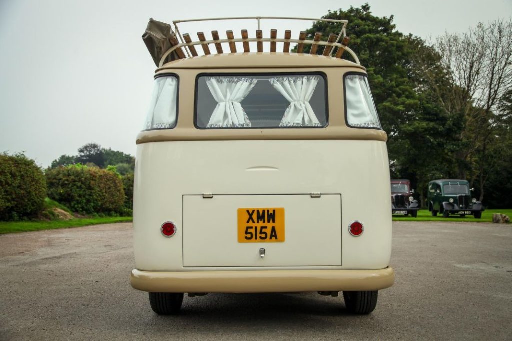 Este Volkswagen Transporter articulado y camperizado de 1963 esconde una poderosa sorpresa 19 Motor16 volkswagen transporter t1 type2 articulada camper 2 Motor16