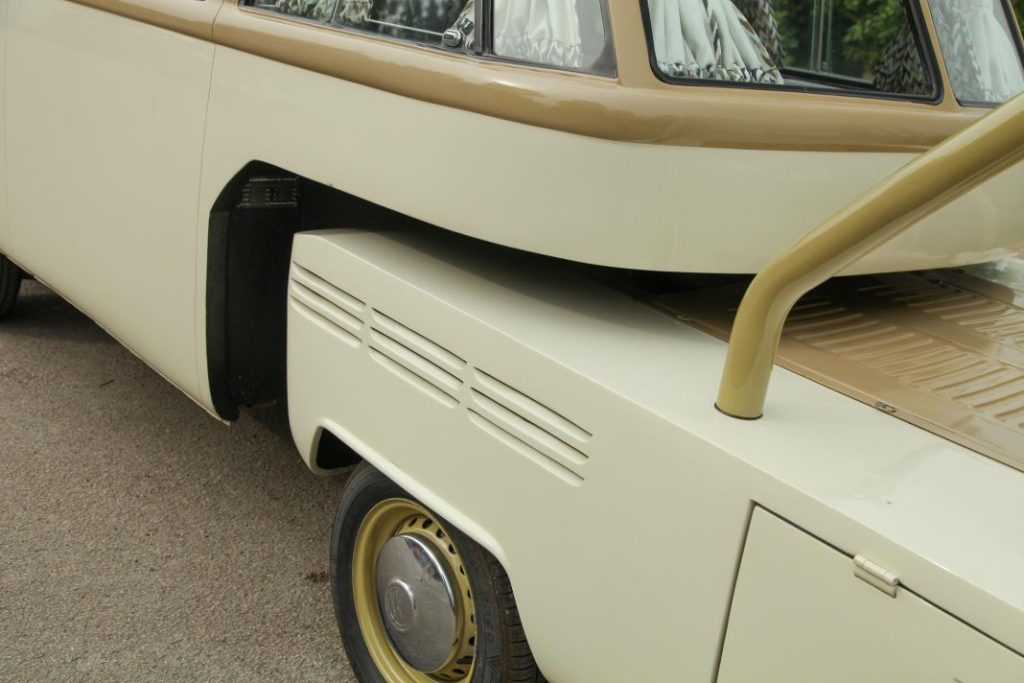 Este Volkswagen Transporter articulado y camperizado de 1963 esconde una poderosa sorpresa 82 Motor16 volkswagen transporter t1 type2 articulada camper 6 Motor16