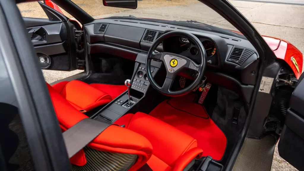 1994 Ferrari 348 GT Competizione. Imagen interior.
