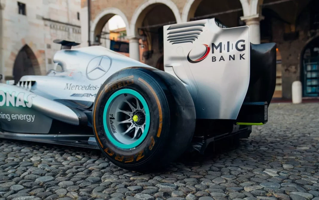2013 Lewis Hamilton Mercedes F1 W04. Imagen detalle.