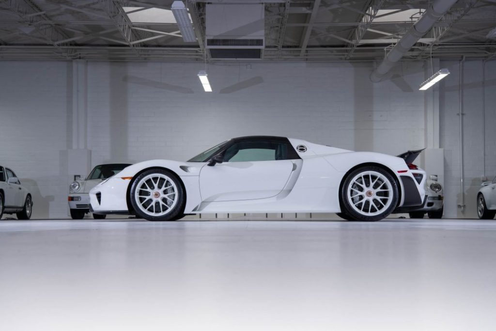 2015 Porsche 918 Weissach Spyder1405523 Motor16