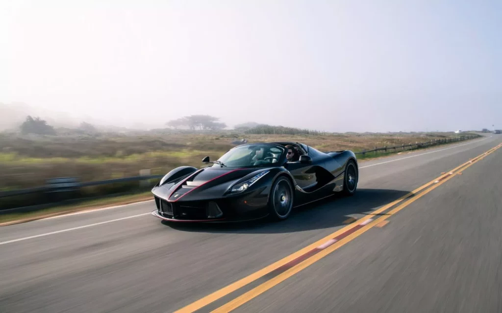 2017 Ferrari LaFerrari Aperta RM Sotheby's. Imagen movimiento.