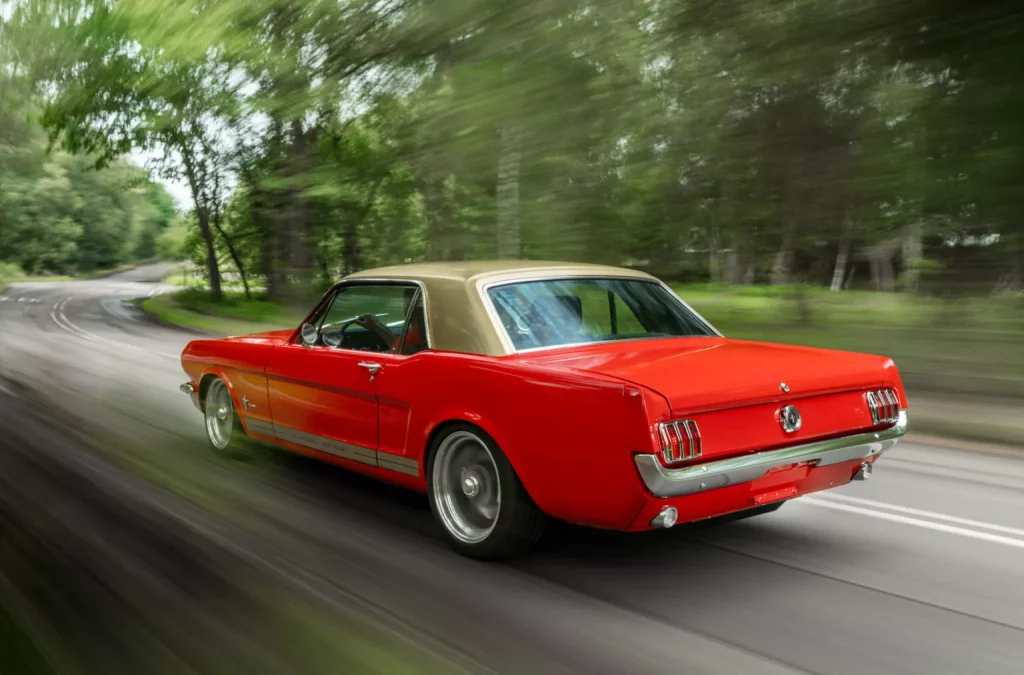 El clásico Ford Mustang se electrifica gracias a Alan Mann Racing 6 Motor16 2023 Alan Mann Racing Ford Mustang EV 1 Motor16