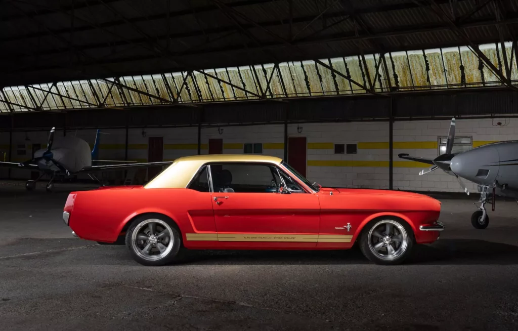 El clásico Ford Mustang se electrifica gracias a Alan Mann Racing 9 Motor16 2023 Alan Mann Racing Ford Mustang EV 6 Motor16