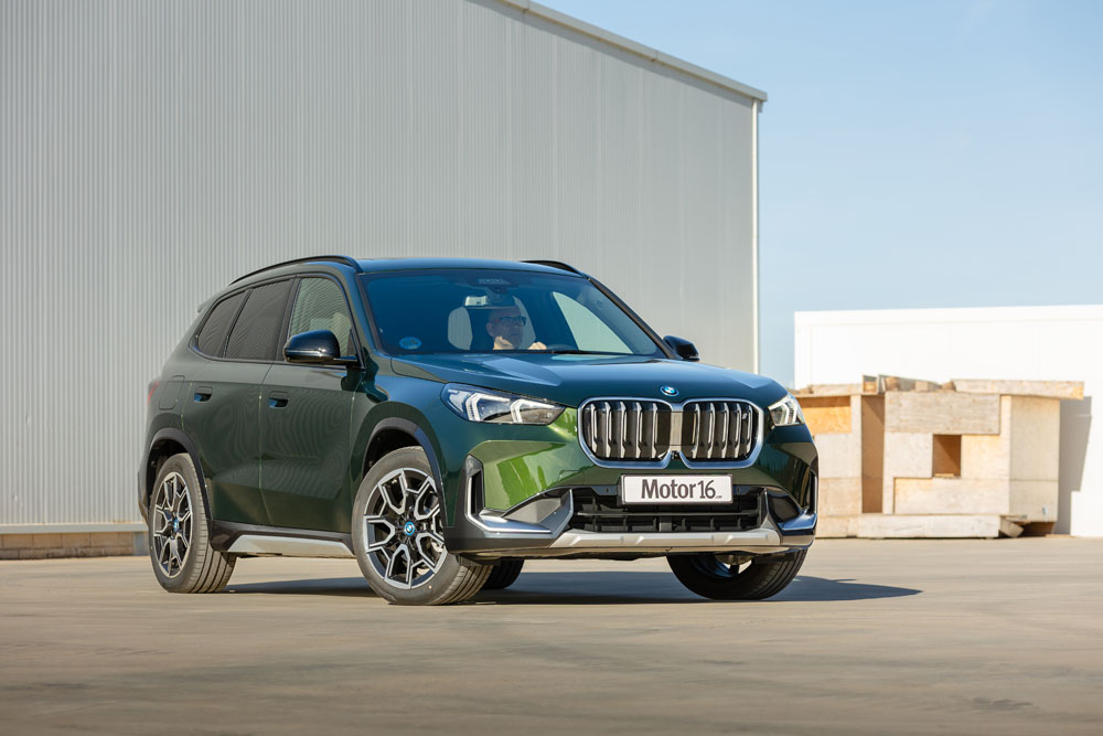 BMW iX1 xDrive30: Probamos un SUV tan rápido como eficiente 5 Motor16 2023 BMW iX3 Prueba 1 Motor16