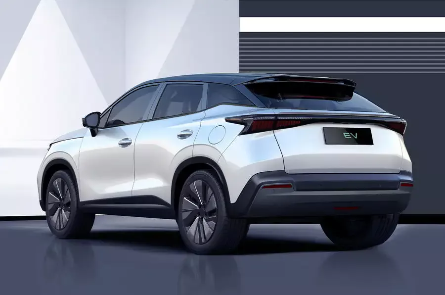 2023 Omoda 5 EV. Imagen trasera.