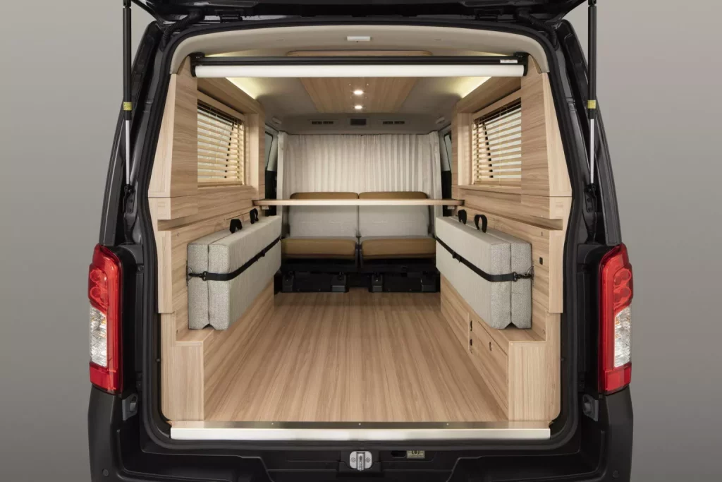 2023 Nissan Caravan MyRoom. Imagen interior.