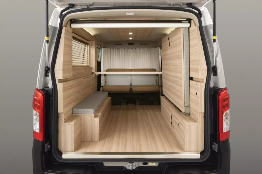 Nissan Caravan MyRoom: Furgoneta parece, vehículo camper es 9 Motor16 2023 Nissan Caravan MyRoom 5 Motor16