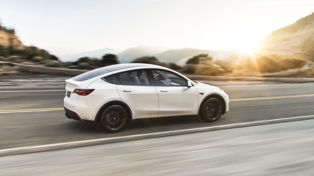 Los coches españoles que conquistan Reino Unido 2 Motor16 2023 Tesla Model Y Standard. Imagen portada.