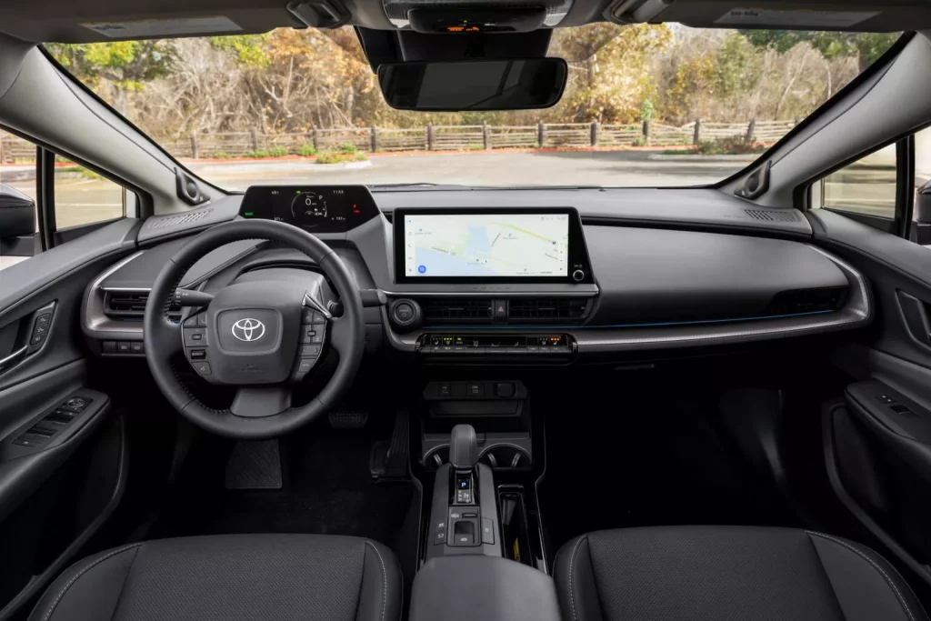 2023 Toyota Prius USA. Imagen interior.