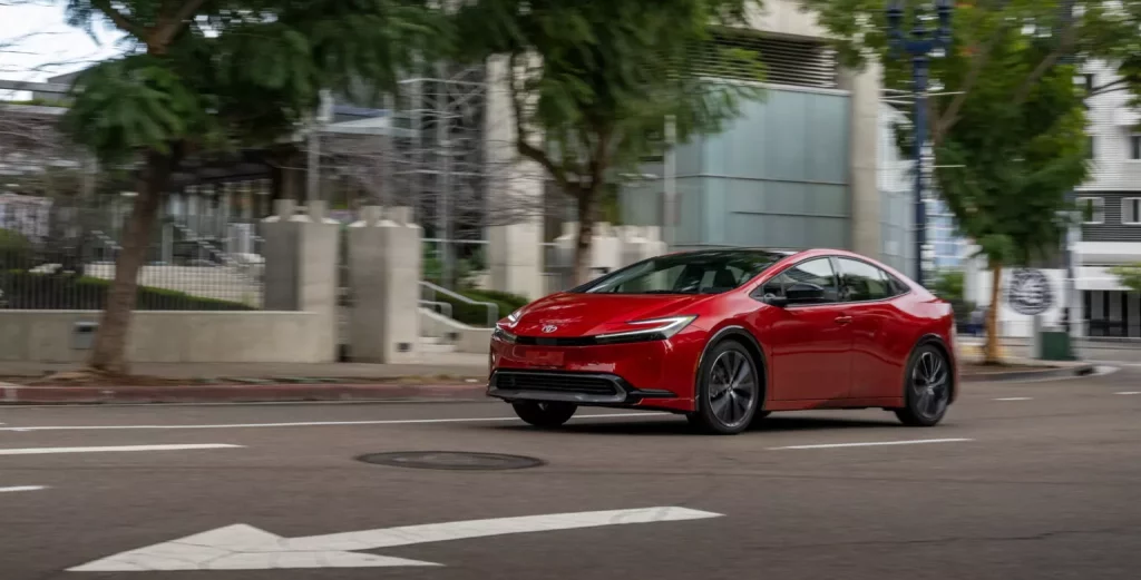 2023 Toyota Prius USA. Imagen movimiento.