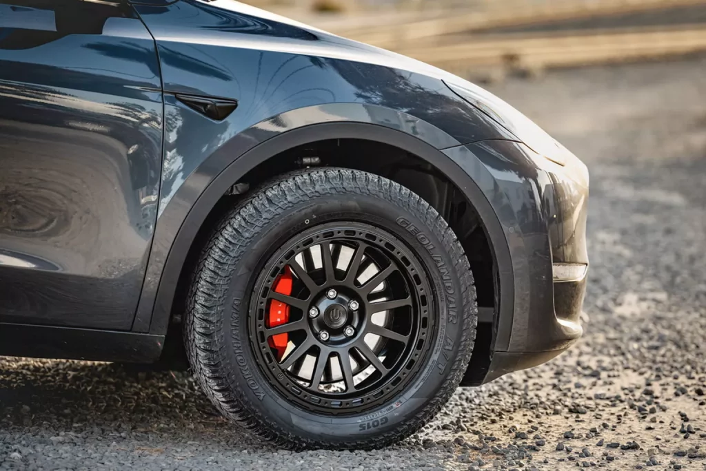 El Tesla Model Y más aventurero lo firma Unplugged Performance 1 Motor16 2023 Tesla Model Y Unplugged Performance Beadlock. Imagen detalle.