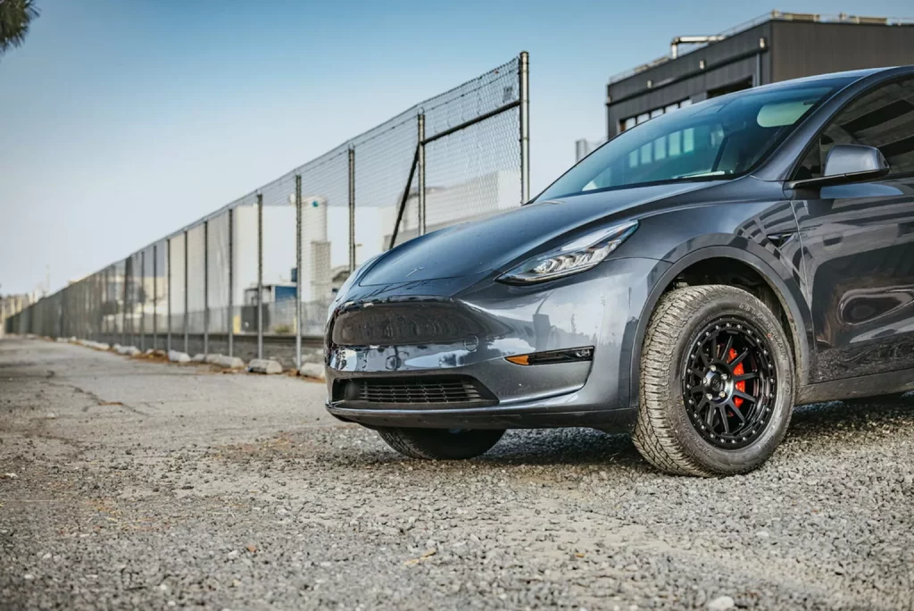 El Tesla Model Y más aventurero lo firma Unplugged Performance 16 Motor16 2023 Unplugged Performance Beadlock Tesla Model Y 15 Motor16