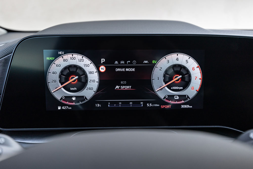 Probamos el Kia Niro PHEV Emotion: En el centro se encuentra el equilibrio 27 Motor16 2023 kia niro phev prueba 18 Motor16