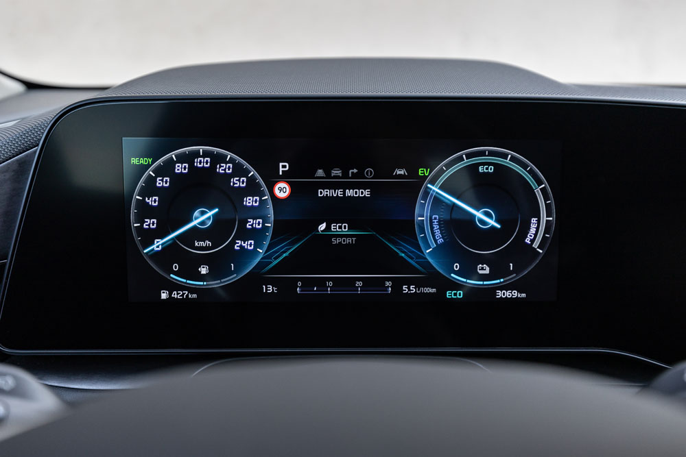 Probamos el Kia Niro PHEV Emotion: En el centro se encuentra el equilibrio 28 Motor16 2023 kia niro phev prueba 19 Motor16