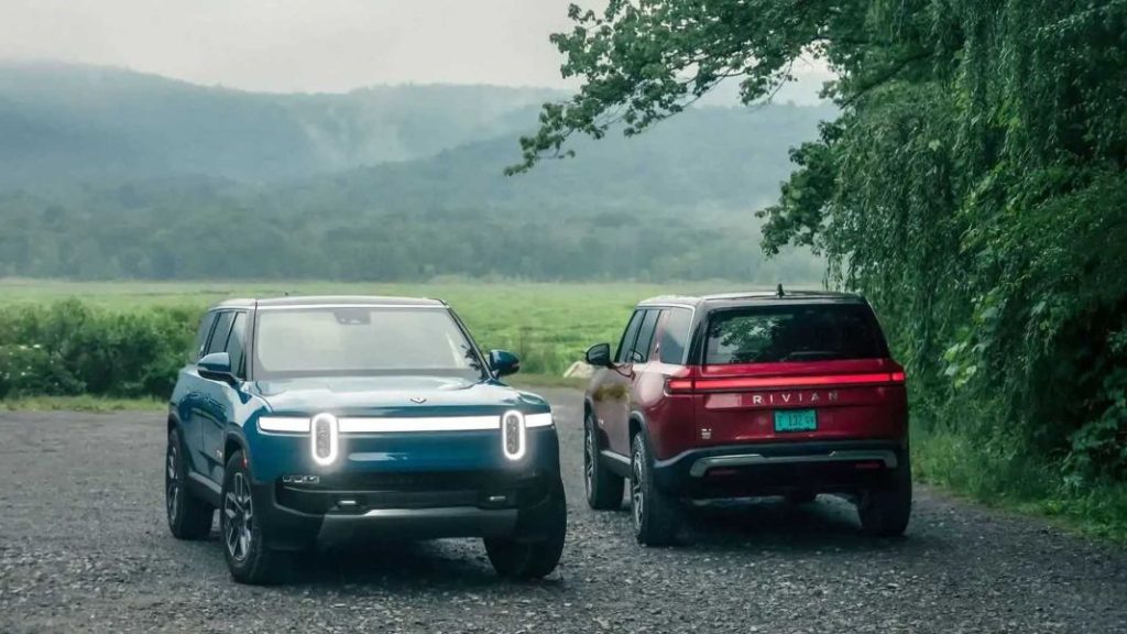 2023 Rivian R1T y Rivian R1S. Imagen estática.