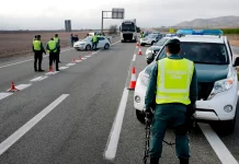 La Guardia Civil intercepta a un camión de Correos que va dando tumbos y no da crédito cuando lo paran