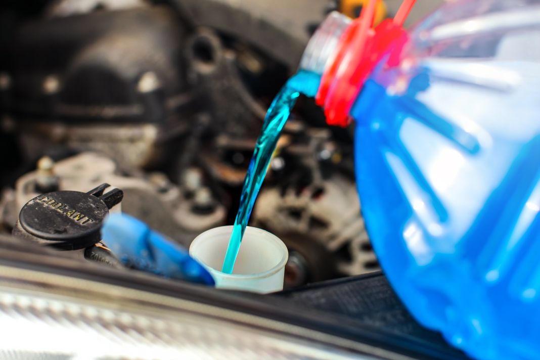 Anticongelante o agua del grifo: ¿Qué es lo mejor para el motor? 21 Motor16 ¿Cuándo usar líquido anticongelante o agua del grifo?