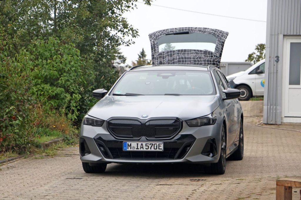 BMW i5 Touring 2 Motor16