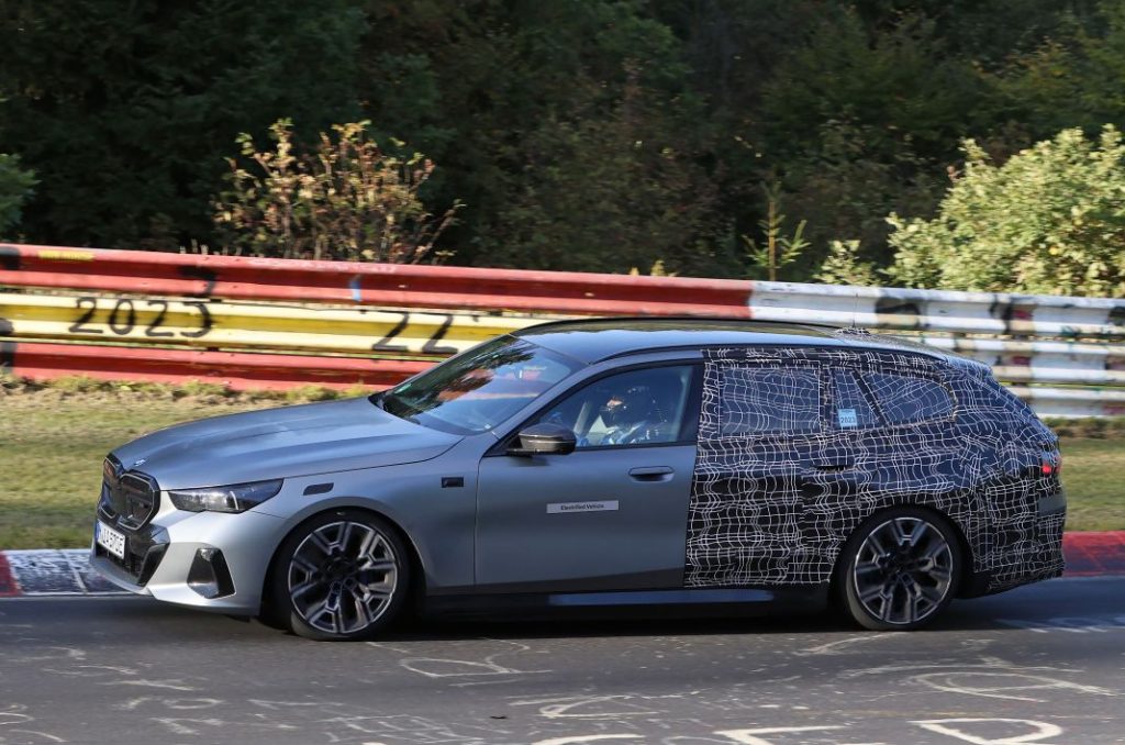 BMW i5 Touring 9 Motor16