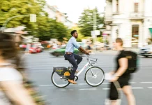 El Corte Inglés planta cara a Decathlon con esta sensacional bicicleta eléctrica que te puede salir gratis si vives en Madrid