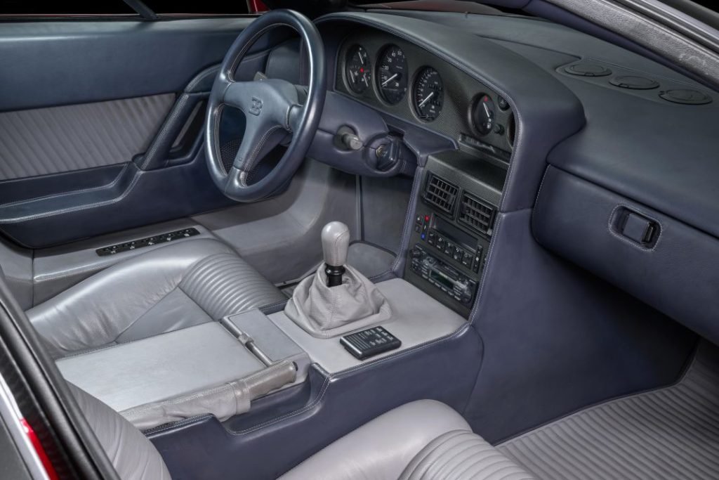 Este Bugatti EB110 GT sale a subasta con 7.000 kilómetros 5 Motor16 Bugatti EB 110 9 Motor16