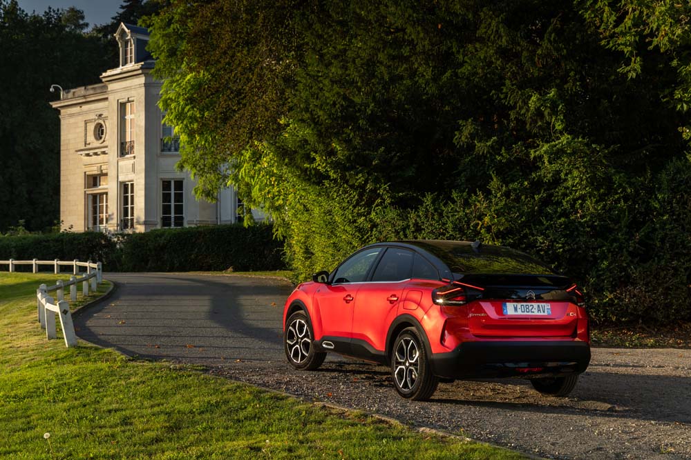 Citroën incrementa su gama electrificada con numerosas novedades 4 Motor16 Citroën Ë-C4 156 CV