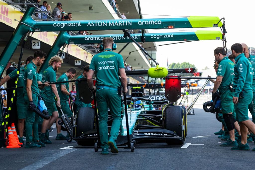 EuropaPress 5540741 14 alonso fernando spa aston martin f1 team amr23 action pitlane during the Motor16