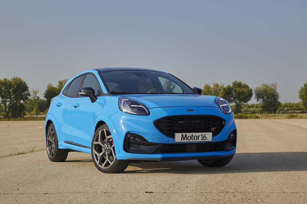 Los coches más vendidos de cada marca en 2023, uno a uno 13 Motor16 Ford Puma ST MHEV 170 CV 20 1 Motor16