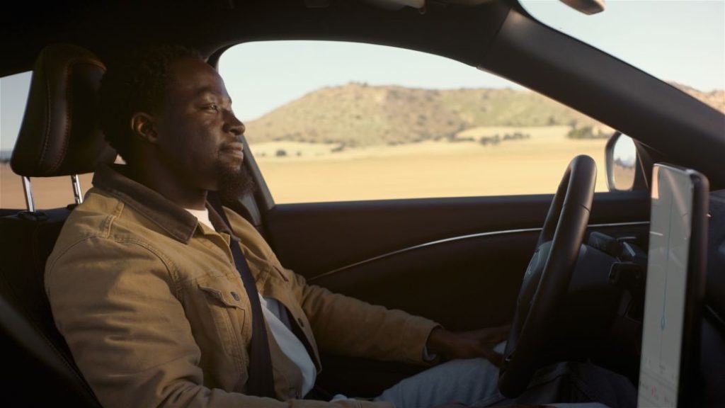 Conquista el volante con maestría: descubre el arte de la atención dividida en la conducción española 1 Motor16 Ford conduccion autonoma blue cruise 18 Motor16