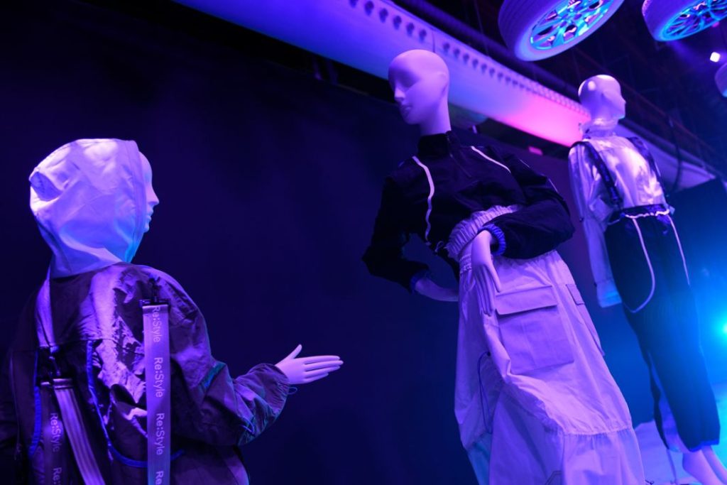 Hyundai Re:Style: la marca que convertirá en ropa y accesorios los materiales sobrantes de airbags, cinturones... 6 Motor16 Hyundai ReStyle12 Motor16