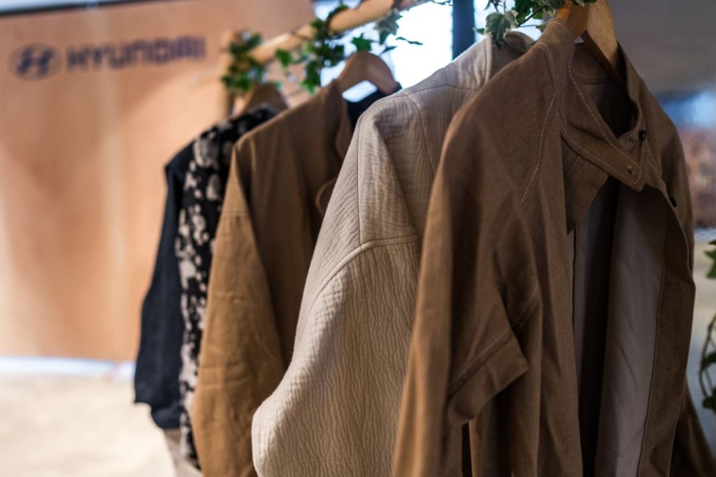 Hyundai Re:Style: la marca que convertirá en ropa y accesorios los materiales sobrantes de airbags, cinturones... 15 Motor16 Hyundai ReStyle3 Motor16